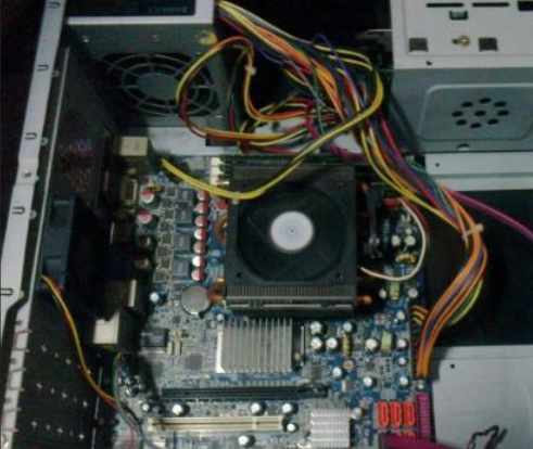 電腦黑屏怎么回事