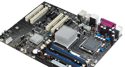 電腦老自動關機